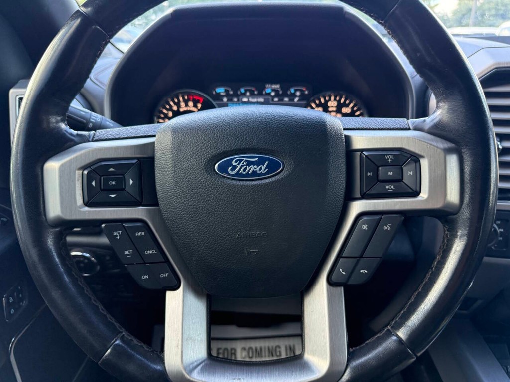 Ford F-150 Vehicle Full-screen Gallery Image 23