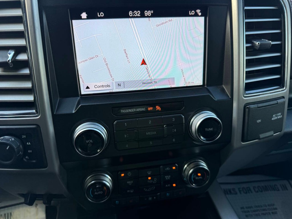 Ford F-150 Vehicle Full-screen Gallery Image 26