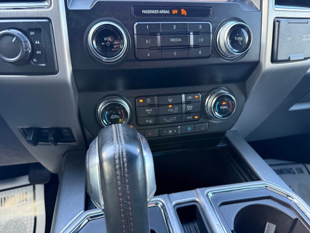 Ford F-150 Vehicle Full-screen Gallery Image 29