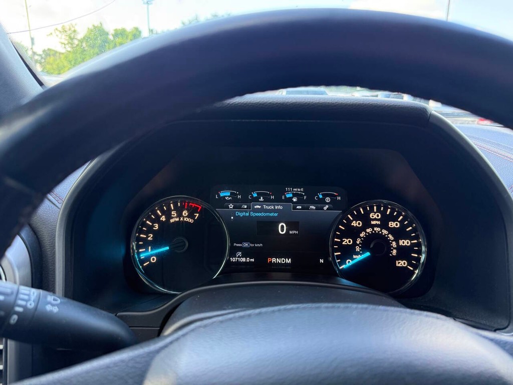 Ford F-150 Vehicle Full-screen Gallery Image 32