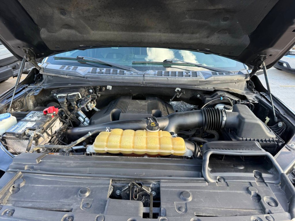 Ford F-150 Vehicle Full-screen Gallery Image 35