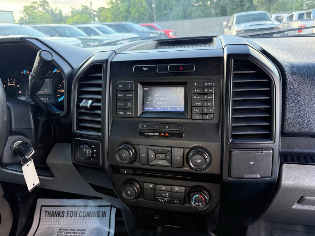 Ford F-150 Vehicle Full-screen Gallery Image 21