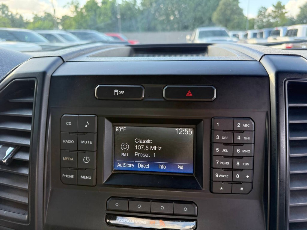 Ford F-150 Vehicle Full-screen Gallery Image 22