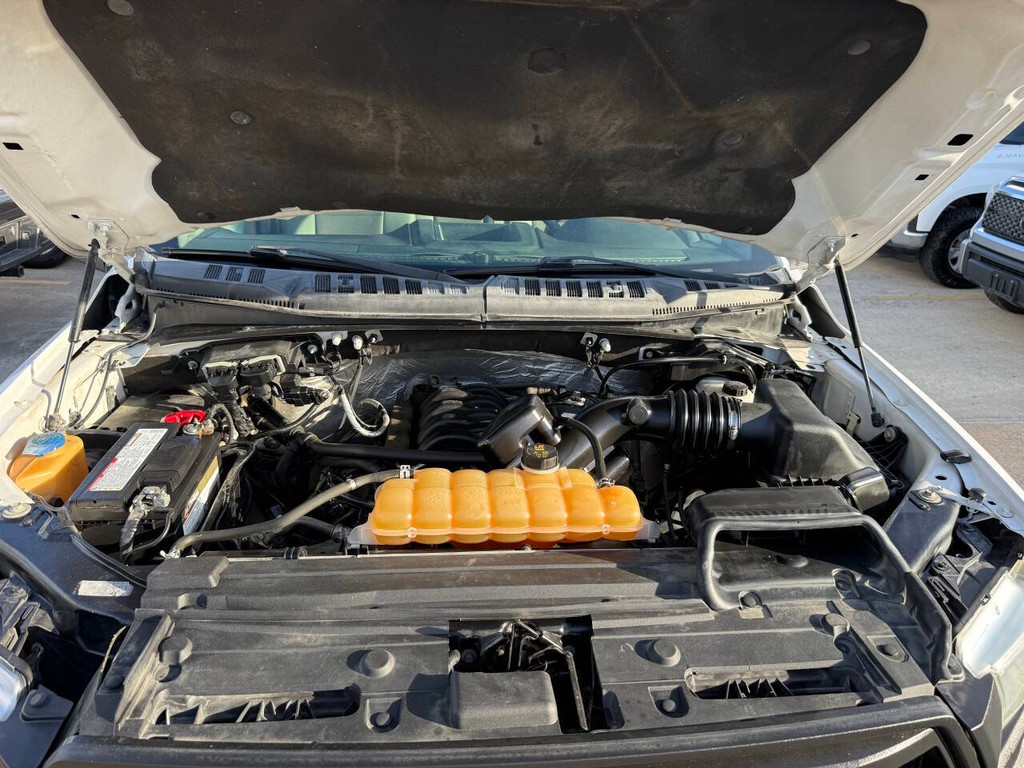 Ford F-150 Vehicle Full-screen Gallery Image 29