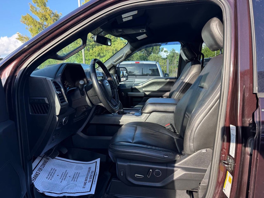 Ford F-150 Vehicle Full-screen Gallery Image 06