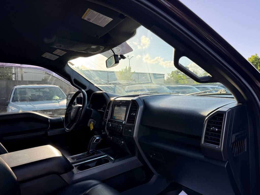 Ford F-150 Vehicle Full-screen Gallery Image 08