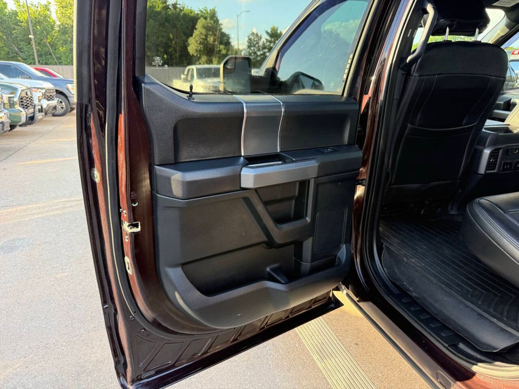 Ford F-150 Vehicle Full-screen Gallery Image 13