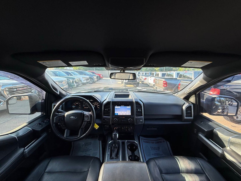 Ford F-150 Vehicle Full-screen Gallery Image 17