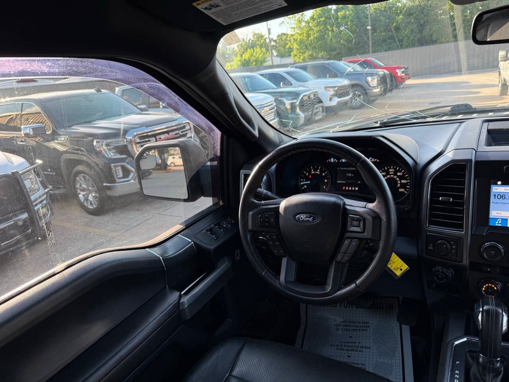 Ford F-150 Vehicle Full-screen Gallery Image 18