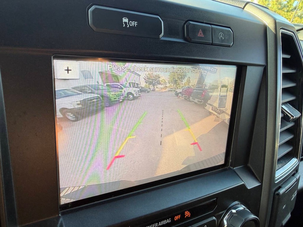 Ford F-150 Vehicle Full-screen Gallery Image 25