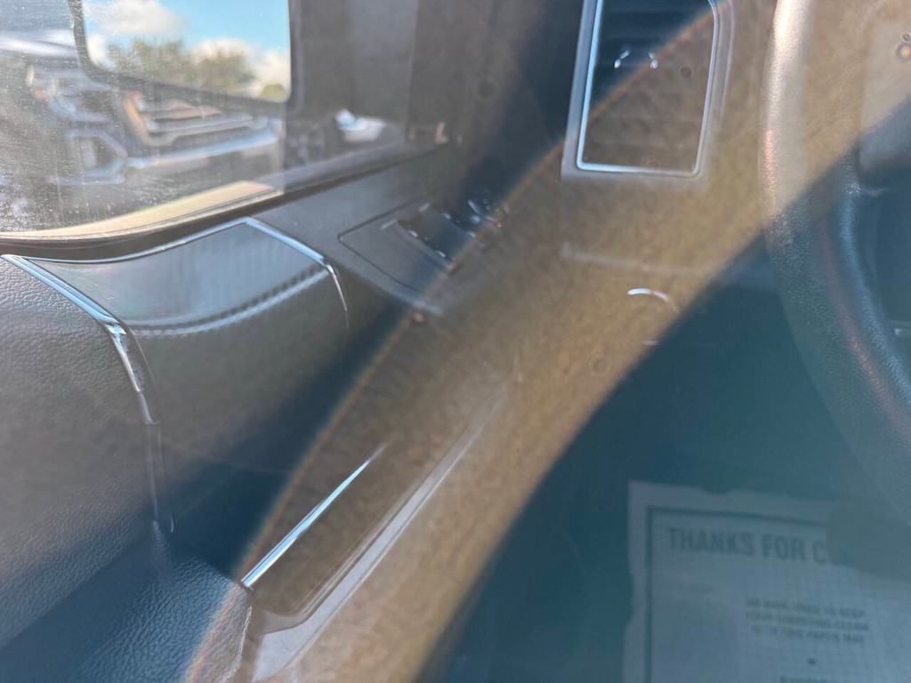 Ford F-150 Vehicle Full-screen Gallery Image 29