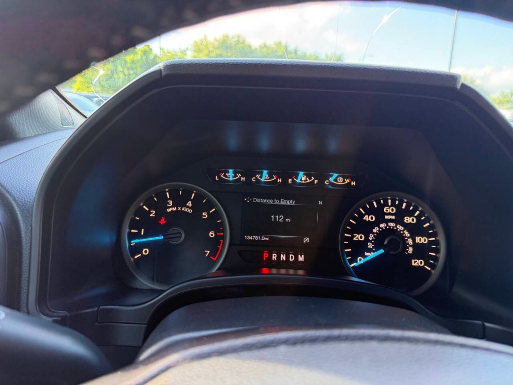 Ford F-150 Vehicle Full-screen Gallery Image 30