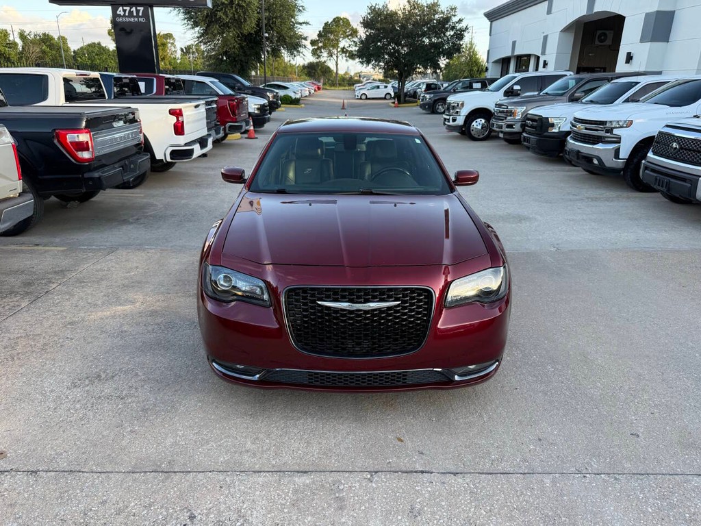 Chrysler 300 Vehicle Full-screen Gallery Image 38