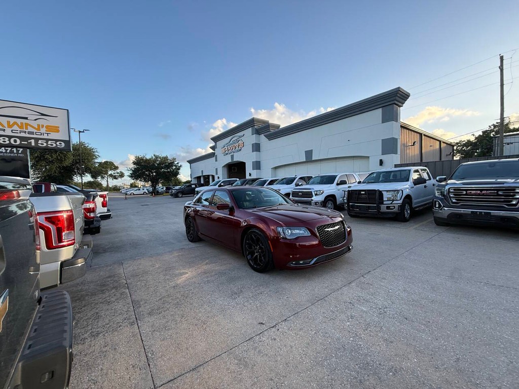 Chrysler 300 Vehicle Full-screen Gallery Image 42