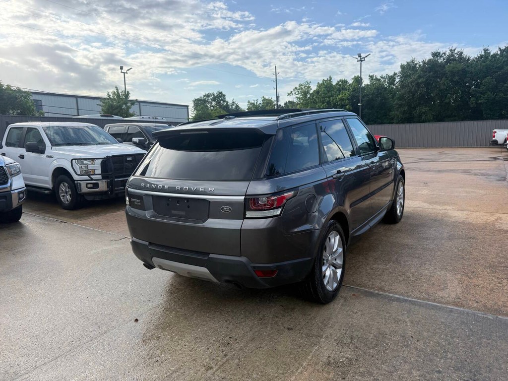 Land Rover Range Rover Sport Vehicle Full-screen Gallery Image 05