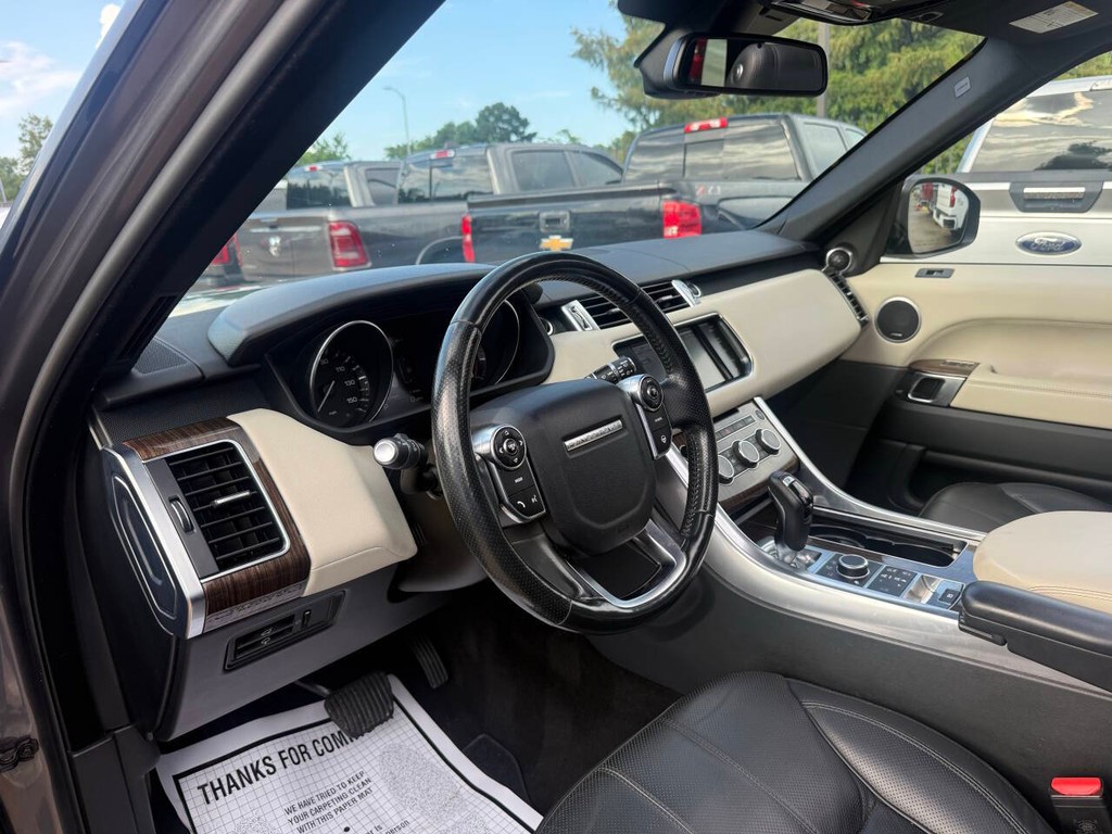 Land Rover Range Rover Sport Vehicle Full-screen Gallery Image 06