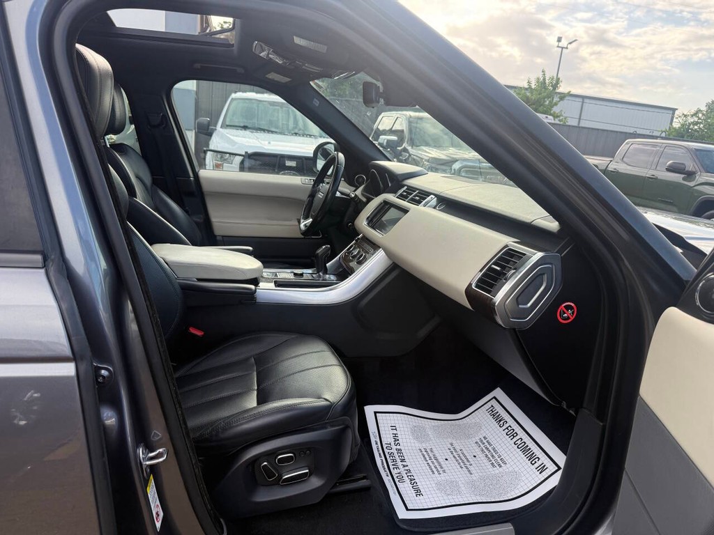 Land Rover Range Rover Sport Vehicle Full-screen Gallery Image 10