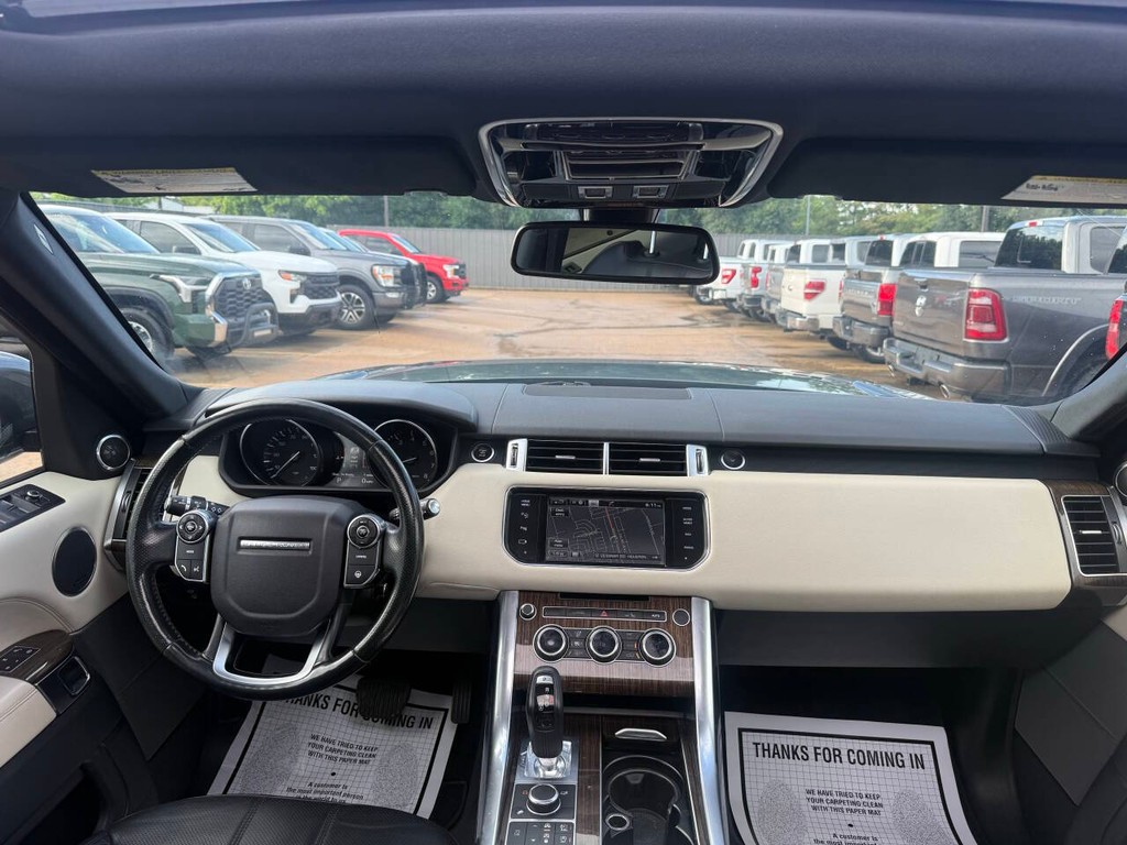 Land Rover Range Rover Sport Vehicle Full-screen Gallery Image 17
