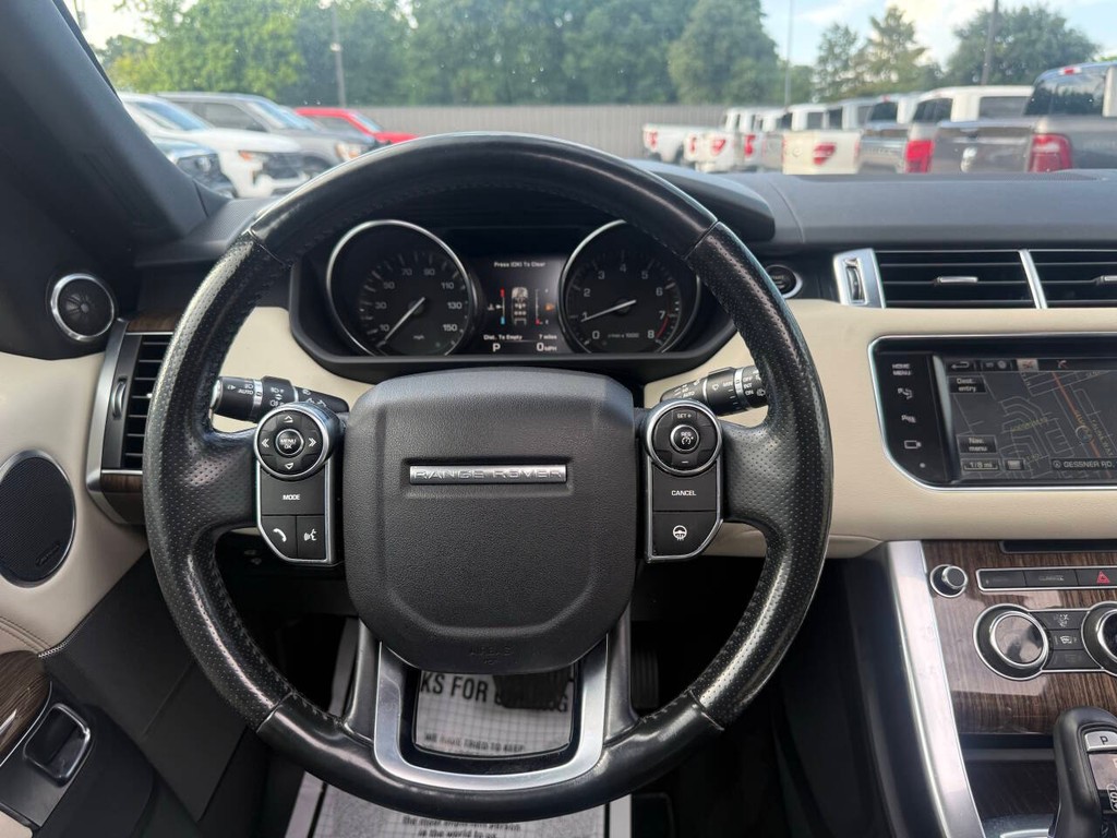 Land Rover Range Rover Sport Vehicle Full-screen Gallery Image 22