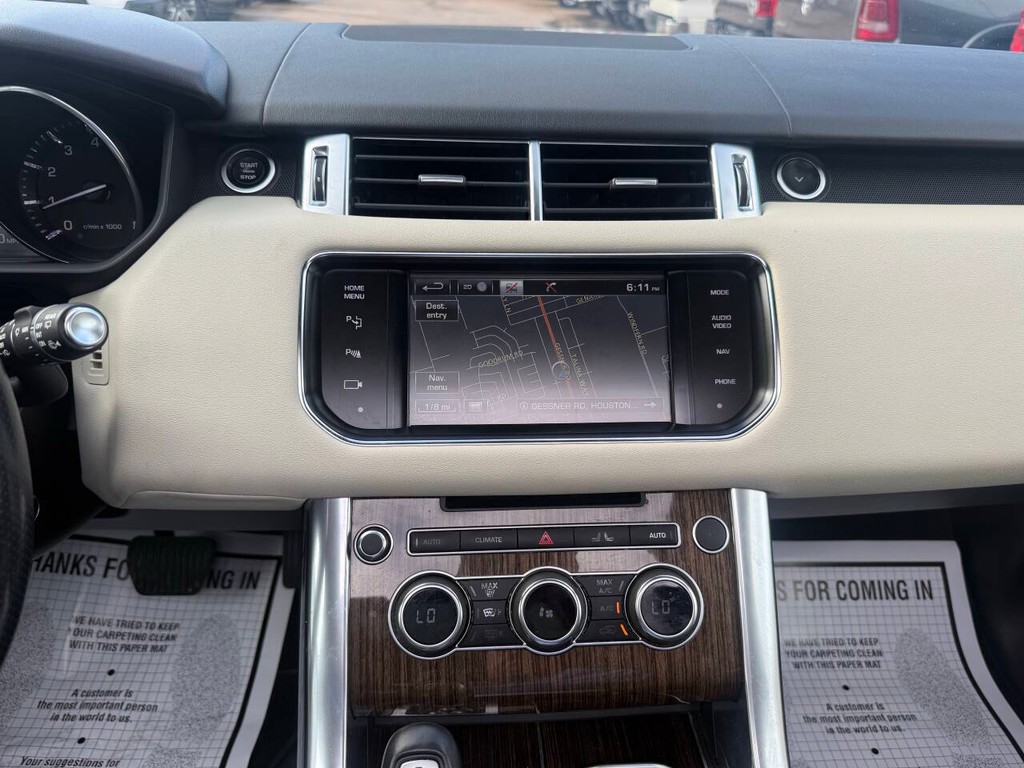 Land Rover Range Rover Sport Vehicle Full-screen Gallery Image 24