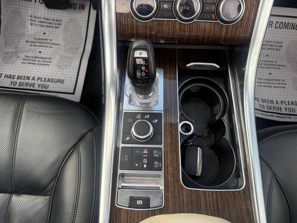 Land Rover Range Rover Sport Vehicle Full-screen Gallery Image 28