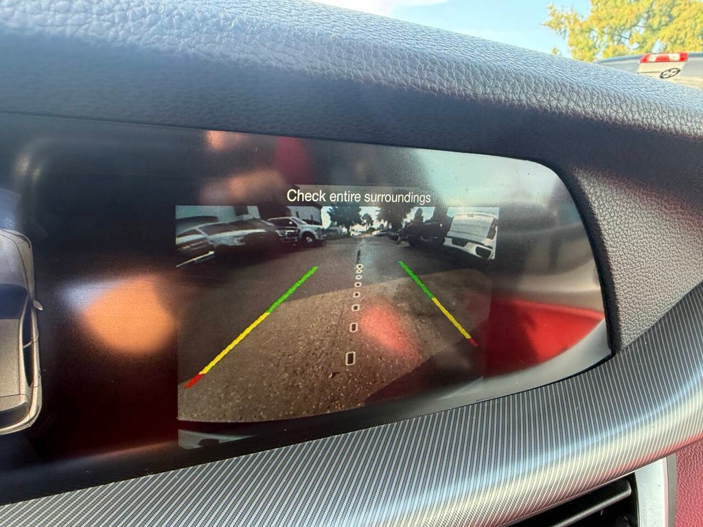 Alfa Romeo Stelvio Vehicle Full-screen Gallery Image 26