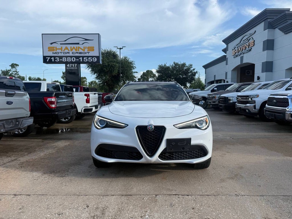Alfa Romeo Stelvio Vehicle Full-screen Gallery Image 41