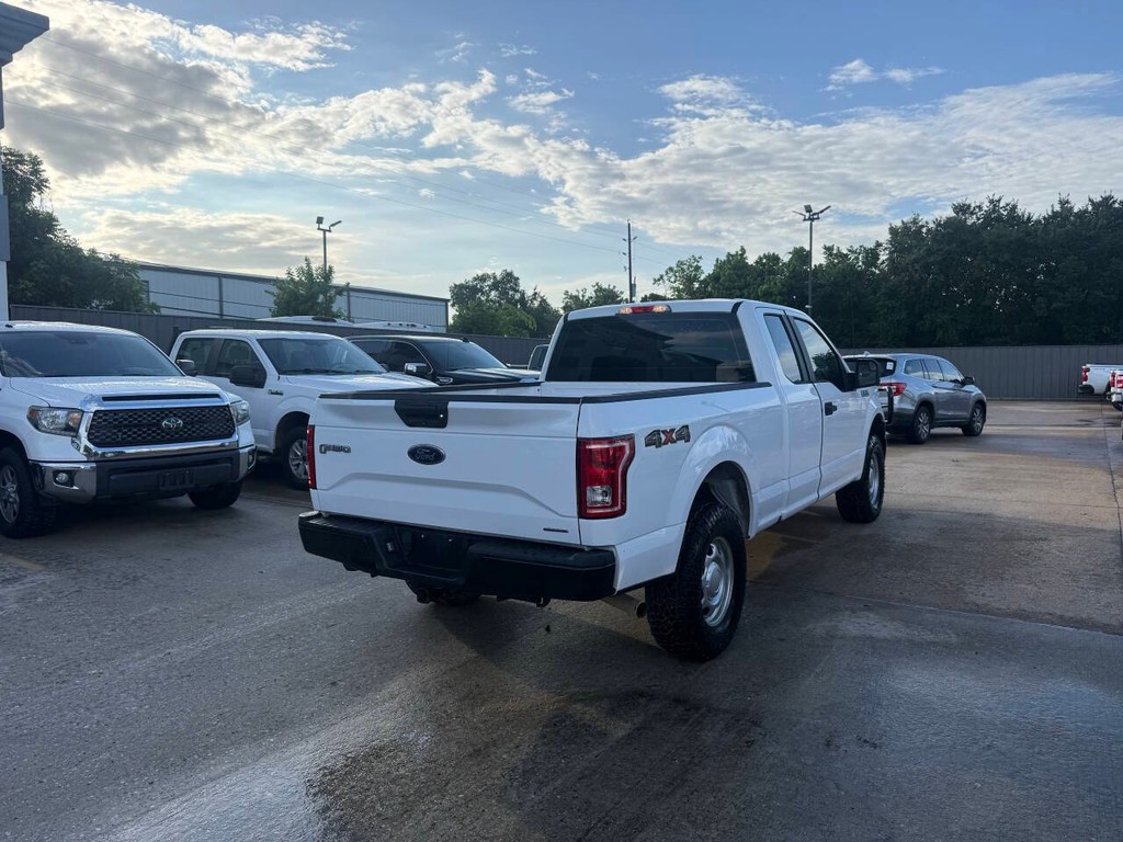 Ford F-150 Vehicle Full-screen Gallery Image 05