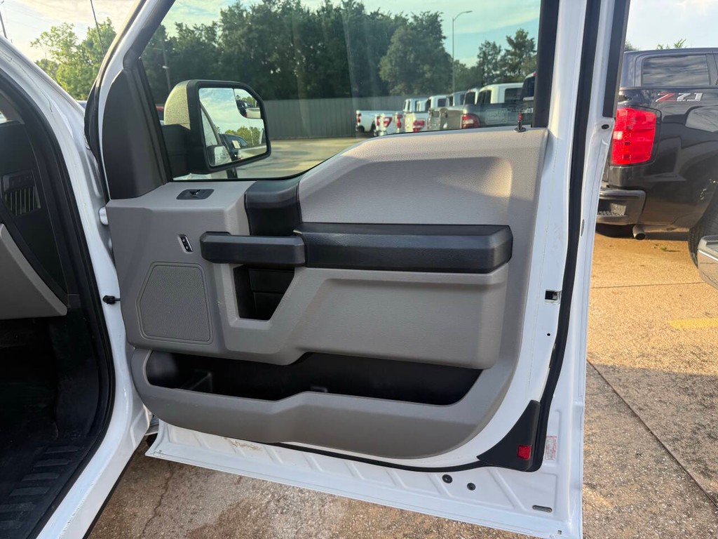 Ford F-150 Vehicle Full-screen Gallery Image 11