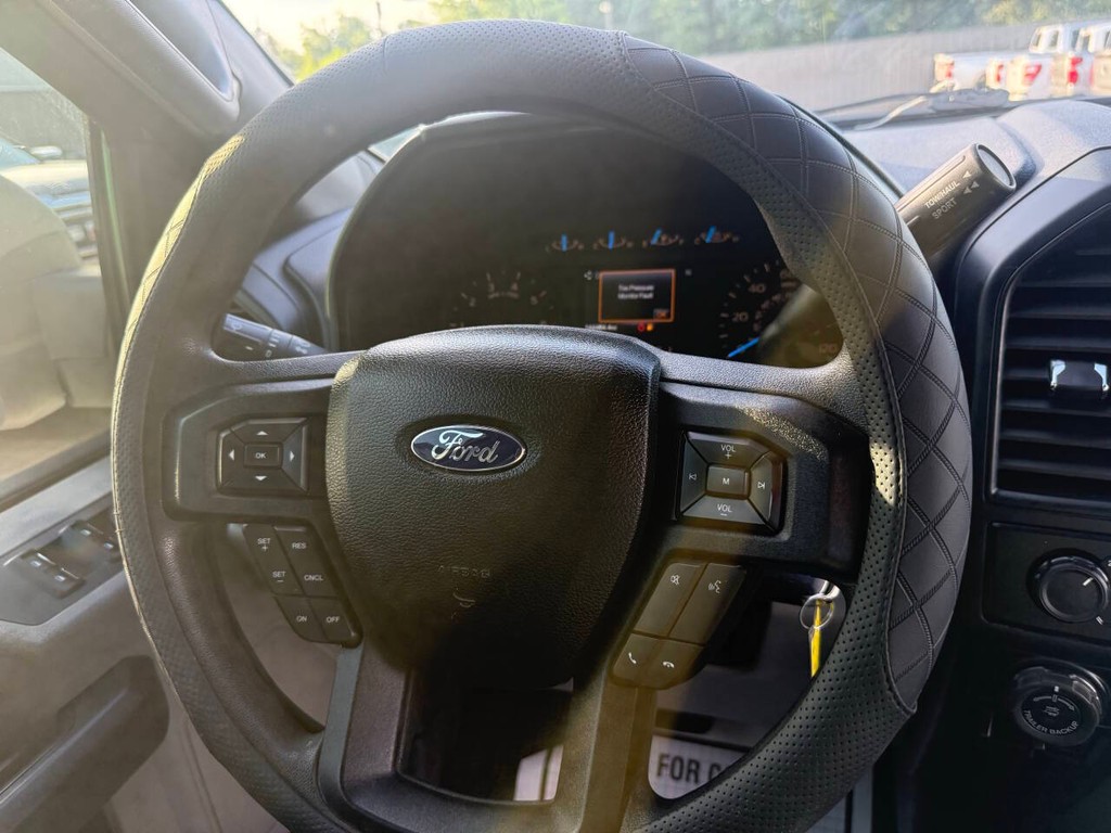 Ford F-150 Vehicle Full-screen Gallery Image 20