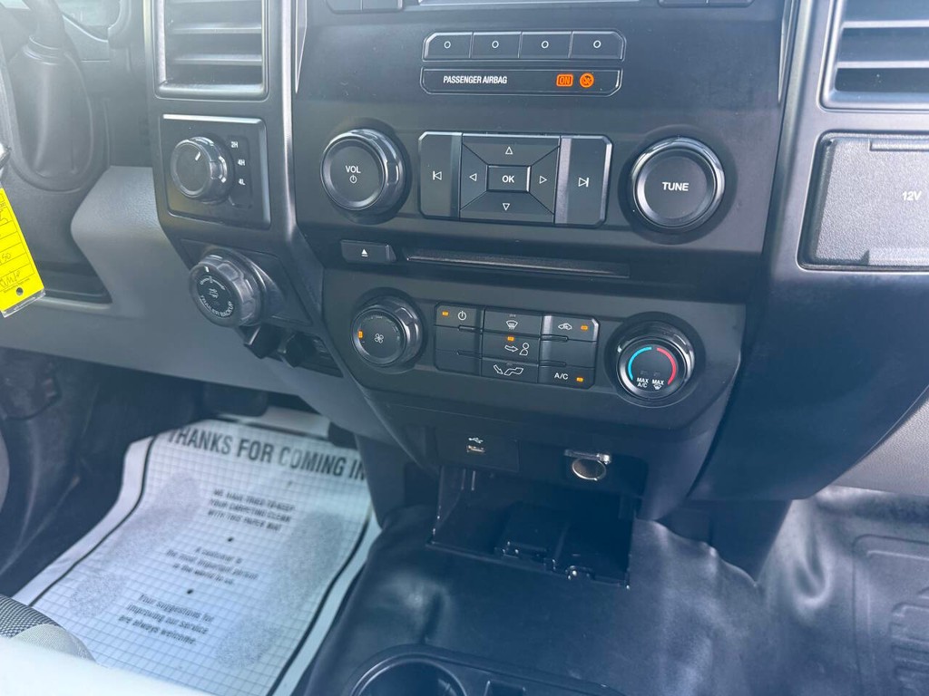 Ford F-150 Vehicle Full-screen Gallery Image 25
