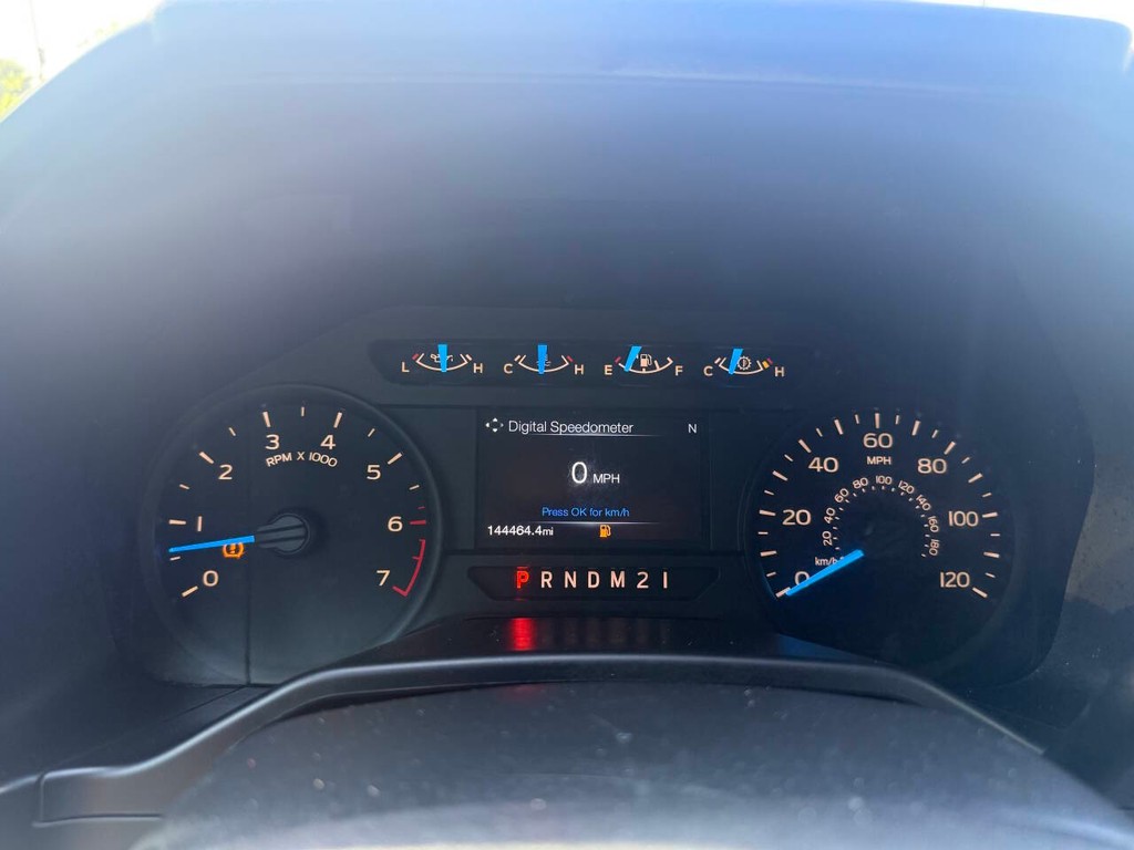 Ford F-150 Vehicle Full-screen Gallery Image 29