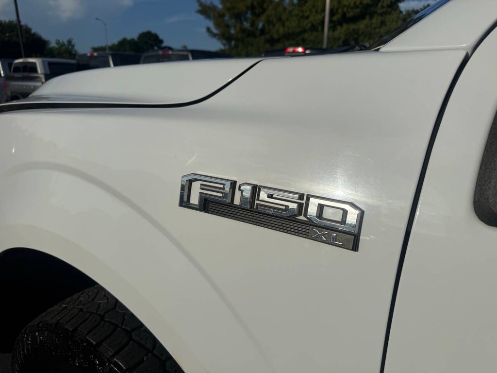 Ford F-150 Vehicle Full-screen Gallery Image 34