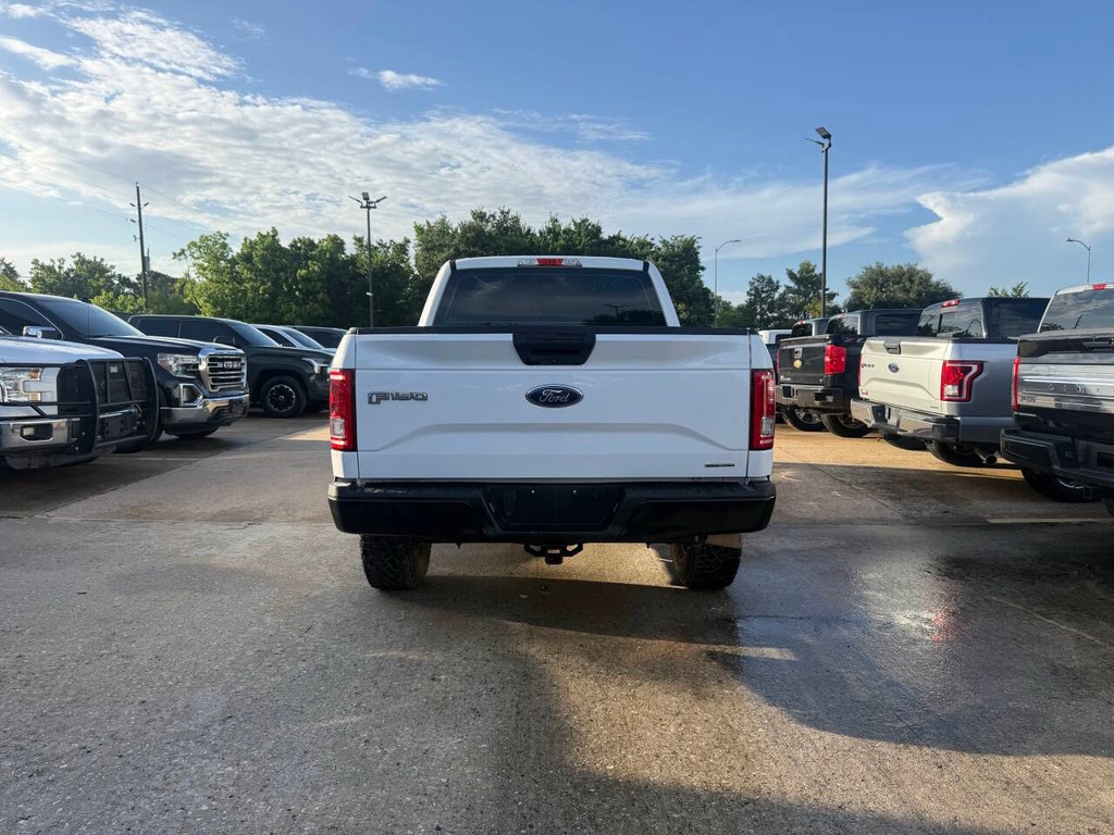 Ford F-150 Vehicle Full-screen Gallery Image 36