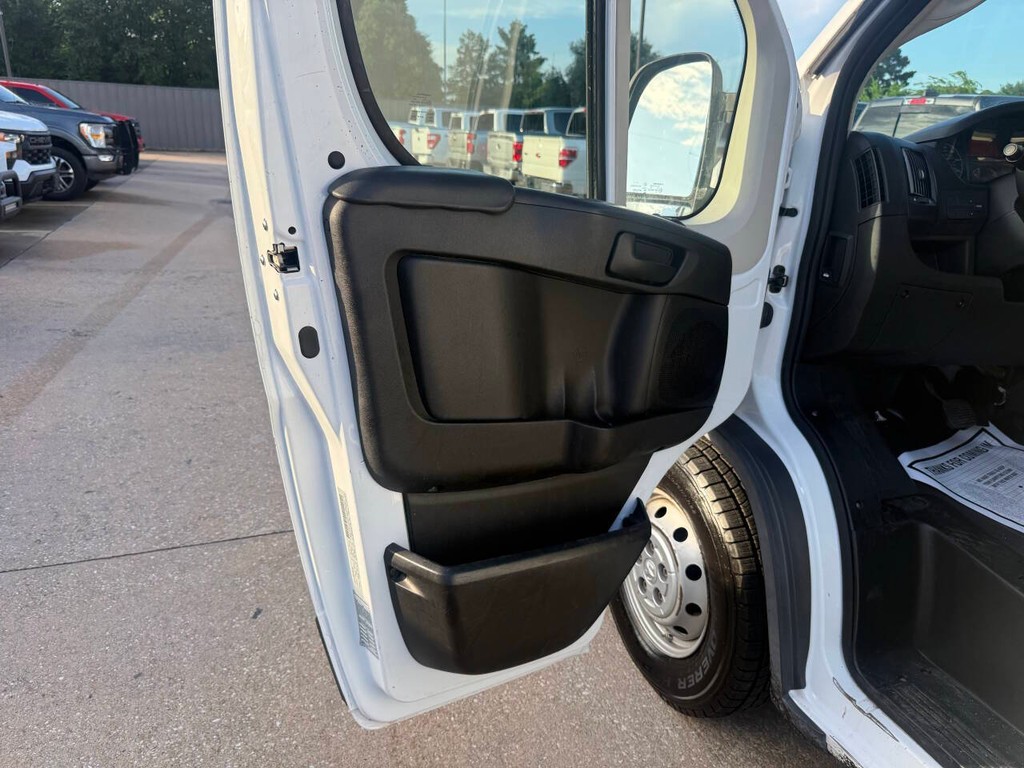 Ram ProMaster Cargo Van Vehicle Full-screen Gallery Image 08