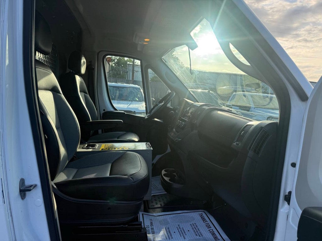 Ram ProMaster Cargo Van Vehicle Full-screen Gallery Image 10
