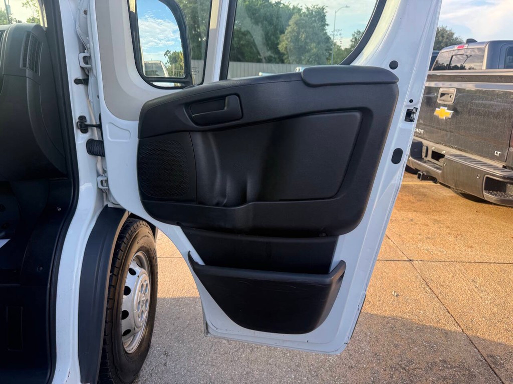 Ram ProMaster Cargo Van Vehicle Full-screen Gallery Image 11