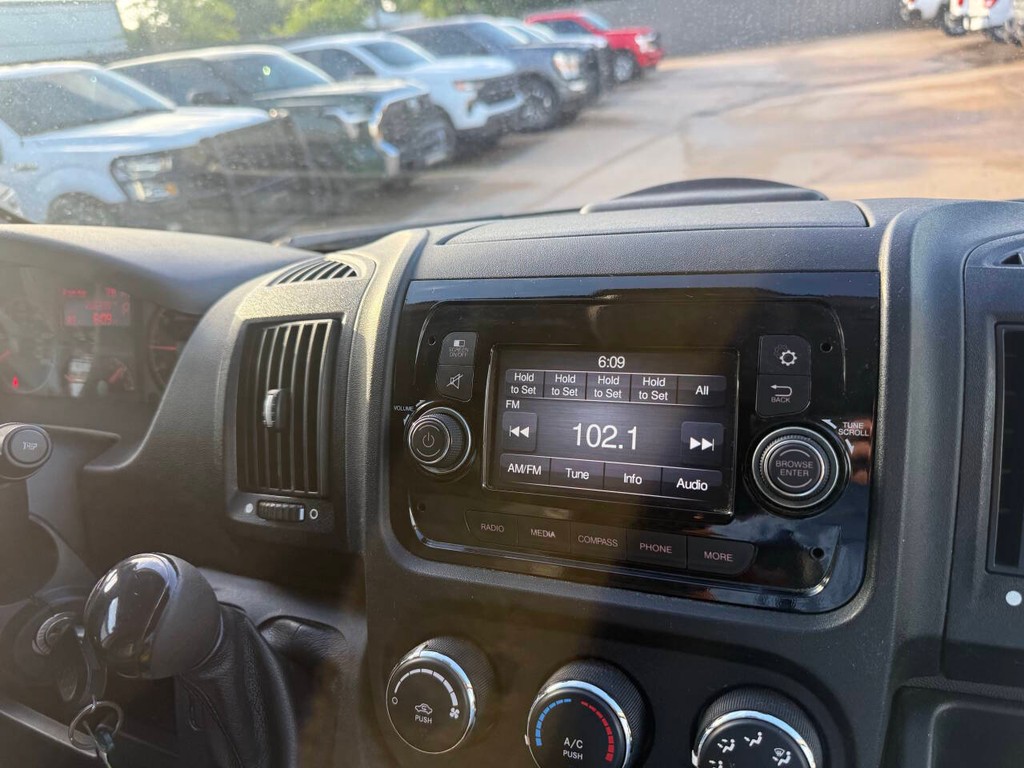 Ram ProMaster Cargo Van Vehicle Full-screen Gallery Image 15