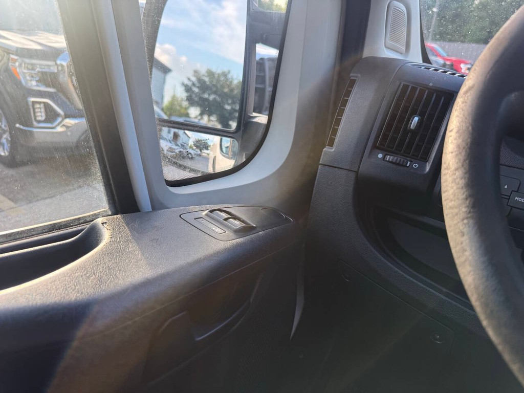 Ram ProMaster Cargo Van Vehicle Full-screen Gallery Image 19