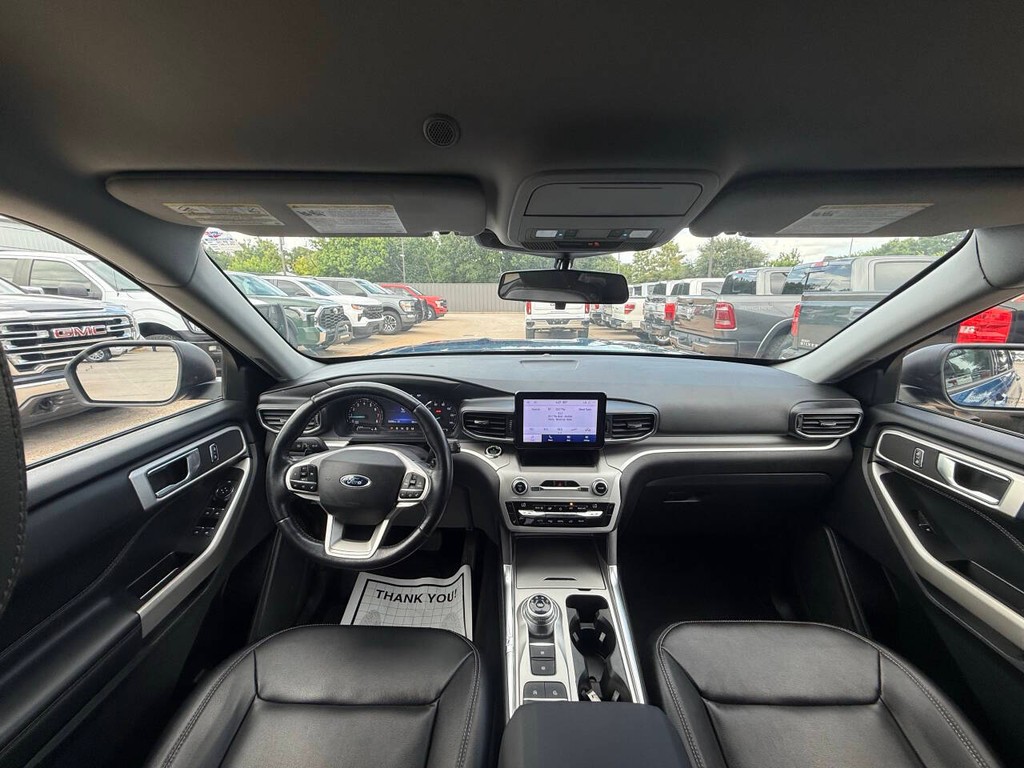 Ford Explorer Vehicle Full-screen Gallery Image 20