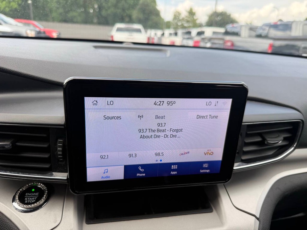 Ford Explorer Vehicle Full-screen Gallery Image 27