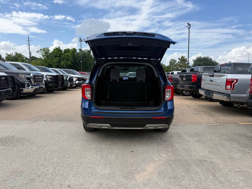 Ford Explorer Vehicle Full-screen Gallery Image 37