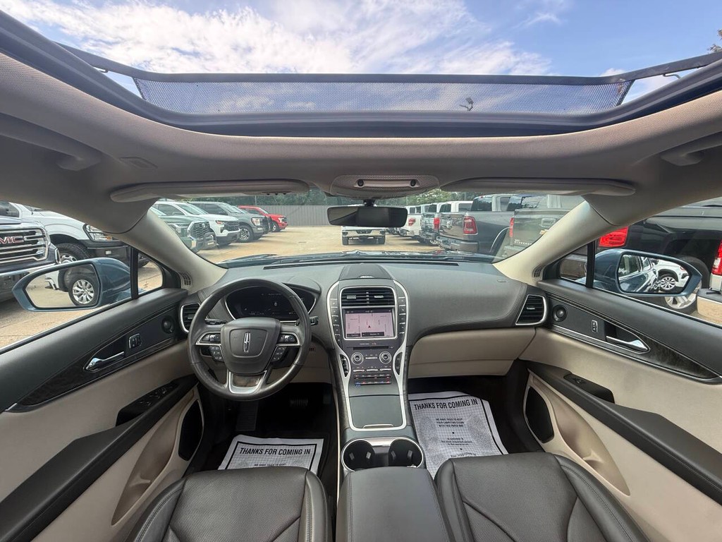 Lincoln Nautilus Vehicle Full-screen Gallery Image 18