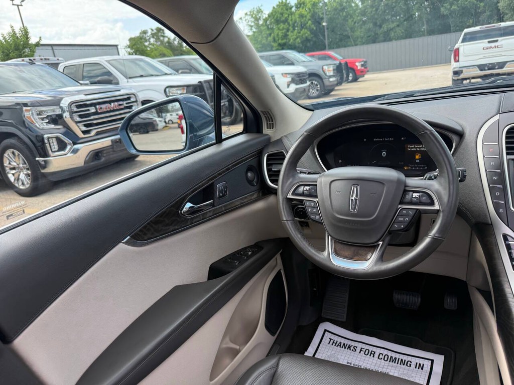 Lincoln Nautilus Vehicle Full-screen Gallery Image 19
