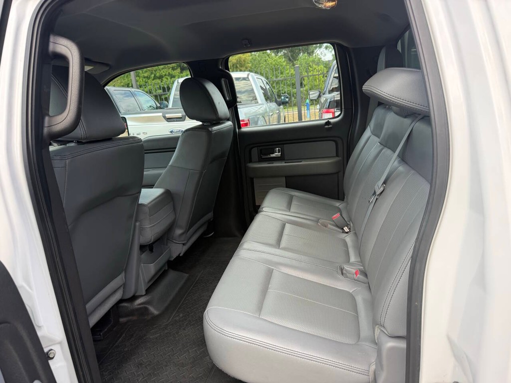 Ford F-150 Vehicle Full-screen Gallery Image 14
