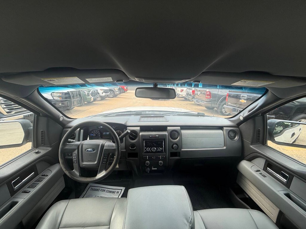 Ford F-150 Vehicle Full-screen Gallery Image 19