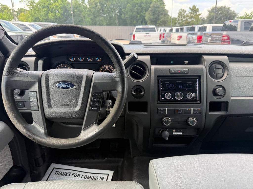 Ford F-150 Vehicle Full-screen Gallery Image 22