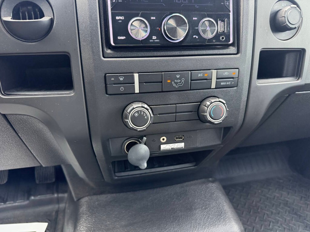 Ford F-150 Vehicle Full-screen Gallery Image 28