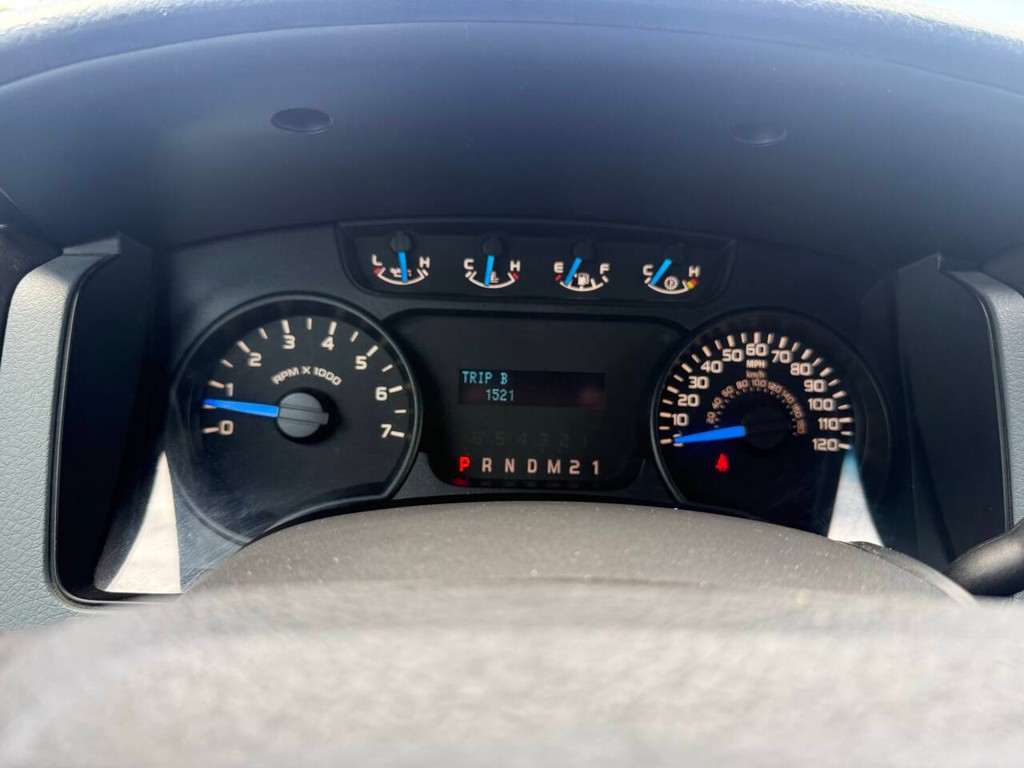 Ford F-150 Vehicle Full-screen Gallery Image 32