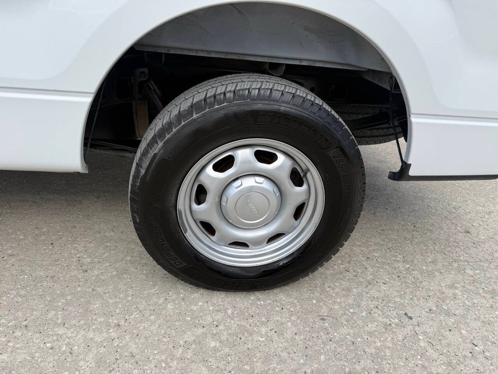 Ford F-150 Vehicle Full-screen Gallery Image 35